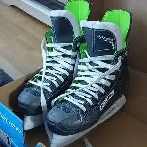 Bauer Hockey Skates Regular Width Size 3 (Used)