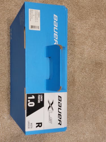 Bauer XLS Hockey Skates Regular Width Size 1 (Used)