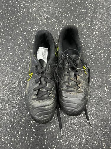Used Nike Soccer Cleats Black Junior 03.5 11849-S000031233