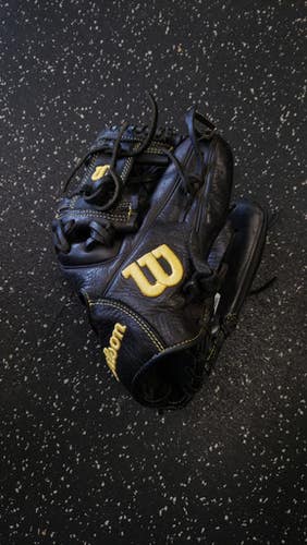 Used Wilson A09RB22DI115 BB/SB Glove RH Throw Black 11 1/2" 11849-S000031226