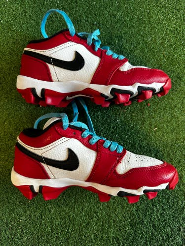 Red Kid's 2.5Y (Big Kids / Youth) Youth Nike Air Jordan Low Top Molded Cleats (Used)