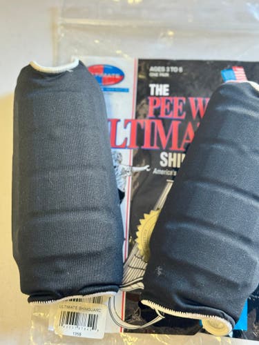 Youth Pee Wee Ultimate Shin Guards ages 3-6 (New)