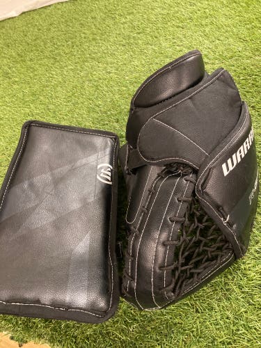 Black Junior Warrior Ritual G7 Goalie Gloves & Blockers Regular (Used)