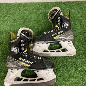 Junior Bauer Vapor X4 Hockey Skates Regular Width Size 1.5 (Used)