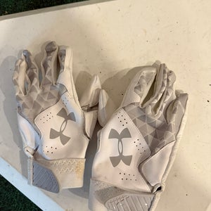 XS Under Armour Batting Gloves (Used)