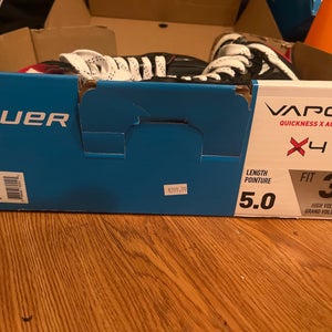Bauer Vapor X4 Hockey Skates Regular Width Pro Stock Size 5 (New)