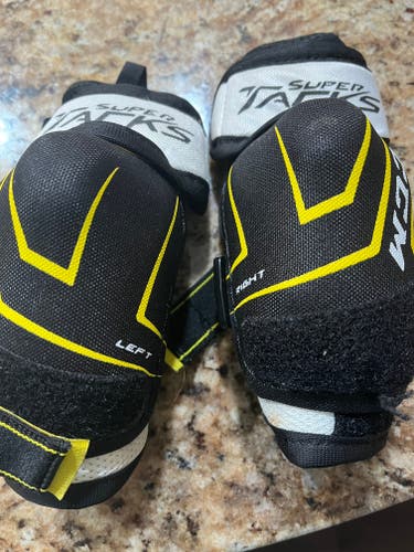 Youth Small CCM Elbow Pads (Used)