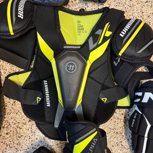 Men's Large Senior Warrior ALPHA LX PRO Shoulder Pads (Used)