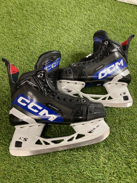 Intermediate CCM Jetspeed XTRA SE Hockey Skates Regular Width 6.5 (Used)