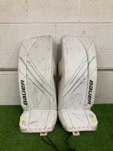 White XS Junior Bauer Vapor 3X Goalie Leg Pads (Used)