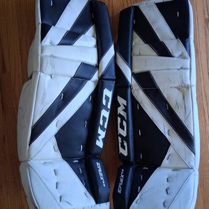 30+1" CCM Extreme Flex 5.5 JR Goalie Leg Pads (Used)