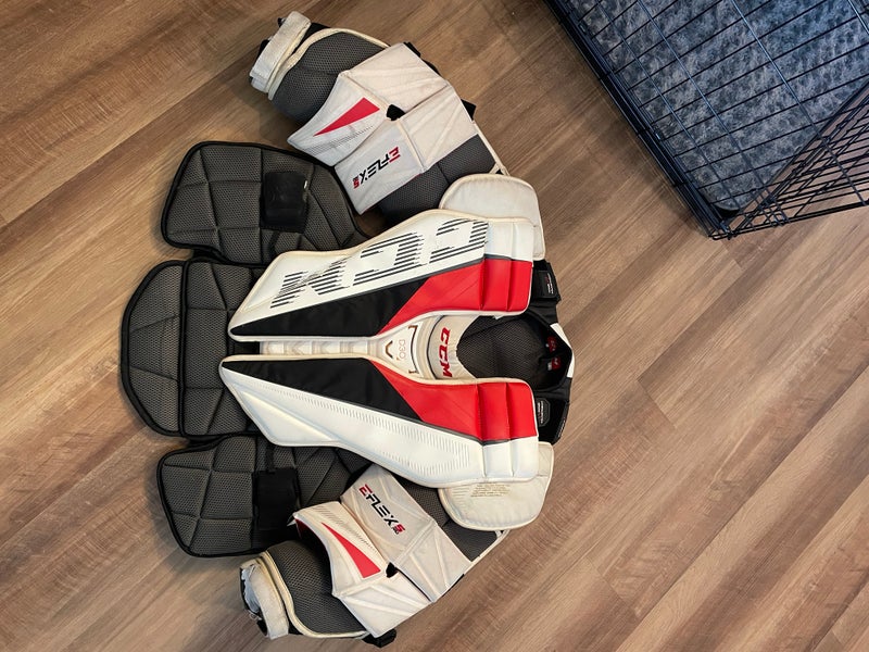 Medium CCM Eflex 5 pro Goalie Chest Protector (Used)