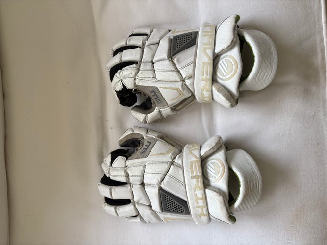 Maverik M5 Lacrosse Gloves Large (Used)