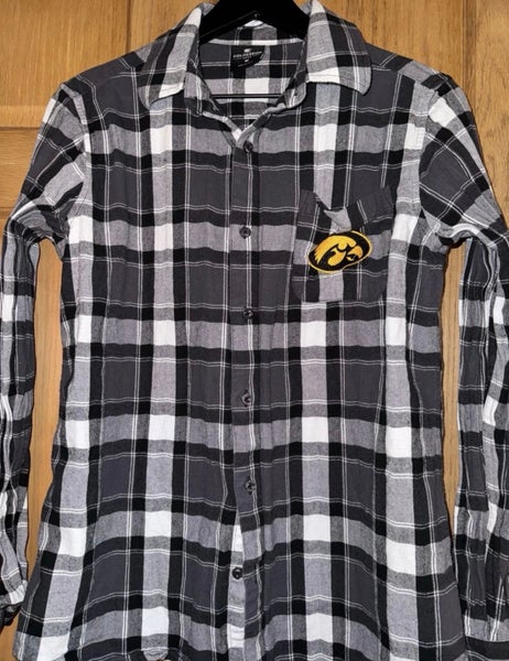 Iowa Hawkeys black plaid flannel men’s medium
