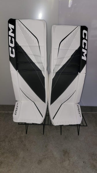 33+1" CCM Eflex 6.5 Goalie Leg Pads (New) Whte/Black