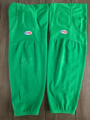 Kelly Green Intermediate Medium Athletic Knit Socks (Used)