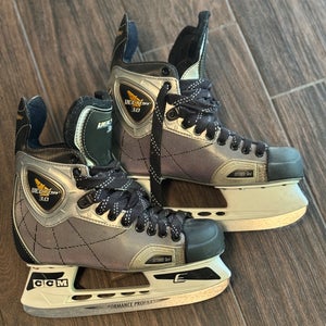 CCM Vector 3.0 Size 6