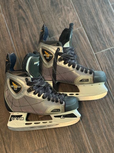 CCM Vector 3.0 Size 6
