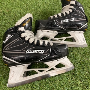 Junior Bauer Supreme S170 Hockey Goalie Skates Regular Width Size 1 (Used)