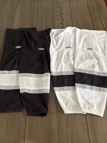 White and Black ( LA Kings/ Long Island Arrows) Intermediate Medium Athletic Knit HS2100 Socks-Used