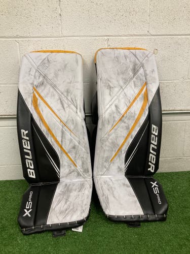 White Medium Intermediate Bauer Vapor X5 Pro Goalie Leg Pads (Used)