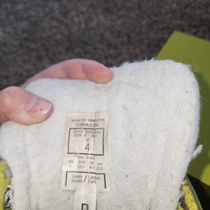 CCM Tacks 4092 Hockey Skates Regular Width Size 4 (Used)