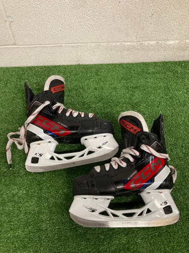 Junior CCM JetSpeed FT670 Hockey Skates Regular Width Size 1 (Used)