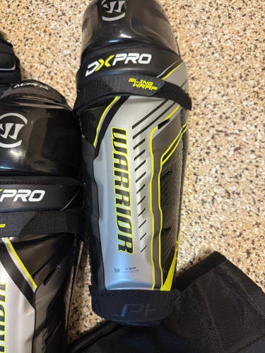 Senior Warrior Alpha DX Pro 14" Shin Pads (Used)