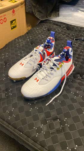 Brand New Mike Trout World Classic Team USA Size 10 Men's Youth Baseball Metal Spikes Never Worn