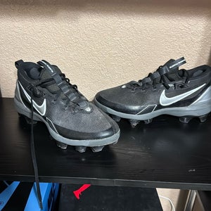 8.5 baseball cleats
