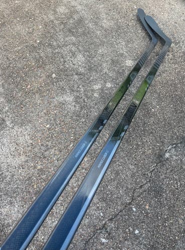 2 Pack Warrior Covert QR6, Pro Stock Hockey Sticks Grip W03 85 Flex Left 14509
