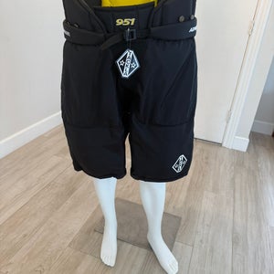 Tackla 951 Hockey Player Pants (Senior Large)