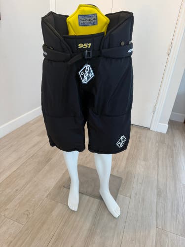 NEW Tackla 951 Hockey Player Pants (Senior Large)