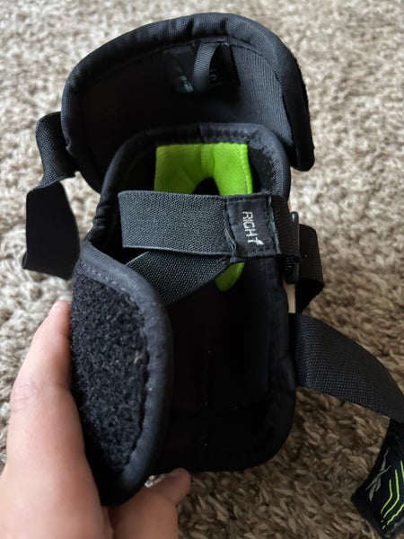 Junior Medium Reebok 16K Elbow Pads (Used)