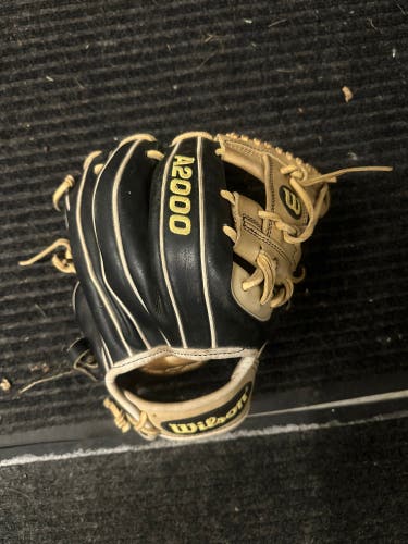 2024 Wilson A2000 RH Infield Baseball Glove 11.5" (Used)