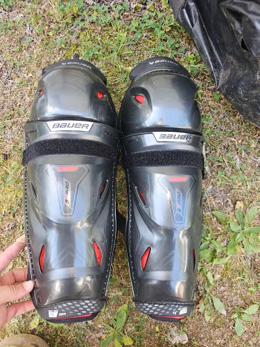 Intermediate Bauer Vapor 3X Pro 13" Shin Pads (New)