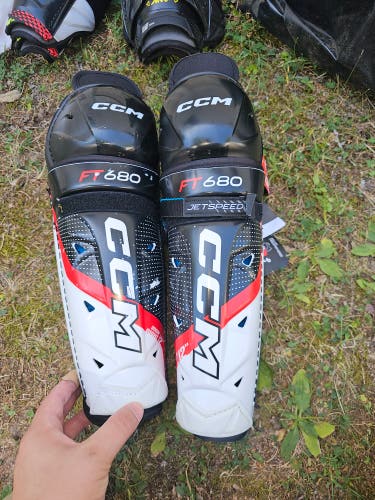 Junior CCM Ft 680 12" Shin Pads (New)