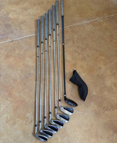 Men's Cobra Fly-XL RH Iron Set 5H, #6 - #9, PW, SW Graphite/Steel Shaft Reg Flex (Used)