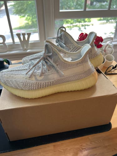 Size M 8.0 YEEZY Yeshay (reflective)