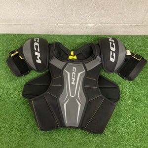 Small Senior CCM Tacks Shoulder Pads (Used)