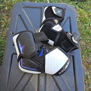 Junior Medium Bauer Bauer X Elbow Pads (Used)