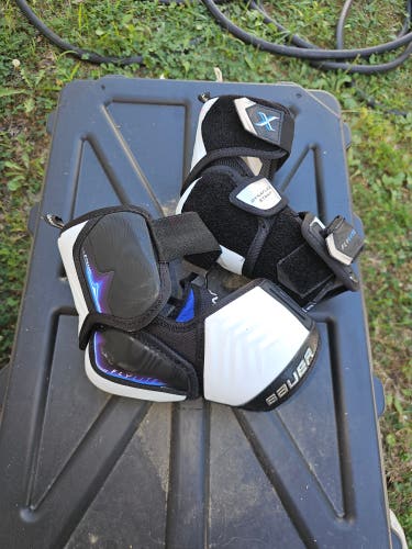 Junior Medium Bauer Bauer X Elbow Pads (Used)