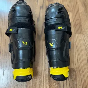 Junior Bauer Supreme M3 12" Shin Pads (Used)