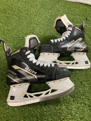 Senior CCM Tacks Classic Pro Hockey Skates Regular Width 7 (Used)