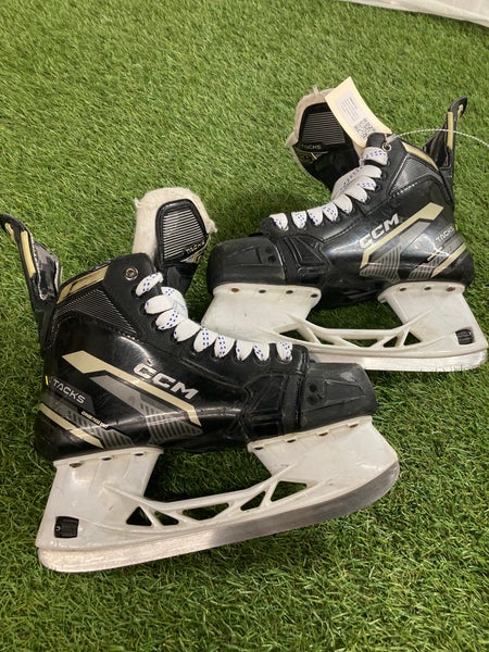 Senior CCM Tacks Classic Pro Hockey Skates Regular Width 7 (Used)