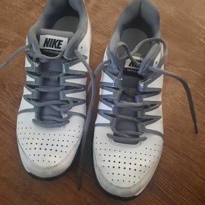 Men's Size M 9.5 (W 10.5) Nike Tennis Shoes (Used)
