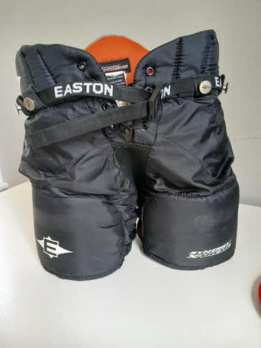 Boy's Youth Medium Easton Xtreme Hockey Pants (Used)