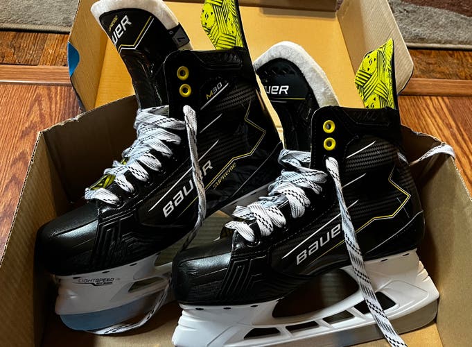 2025 Bauer Supreme M30 Hockey Skates Regular Width 7 (Used)