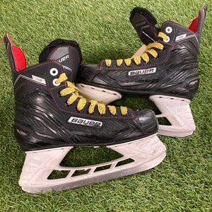 Intermediate Bauer Ns Hockey Skates Regular Width Size 4 (Used)