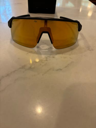 Black Unisex Oakley Sunglasses (Used)